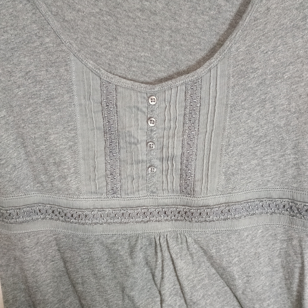 LOFT Gray Fitted Baby Doll Ribbed Cap Sleeve Blouse Size Medium - Picture 4 of 4